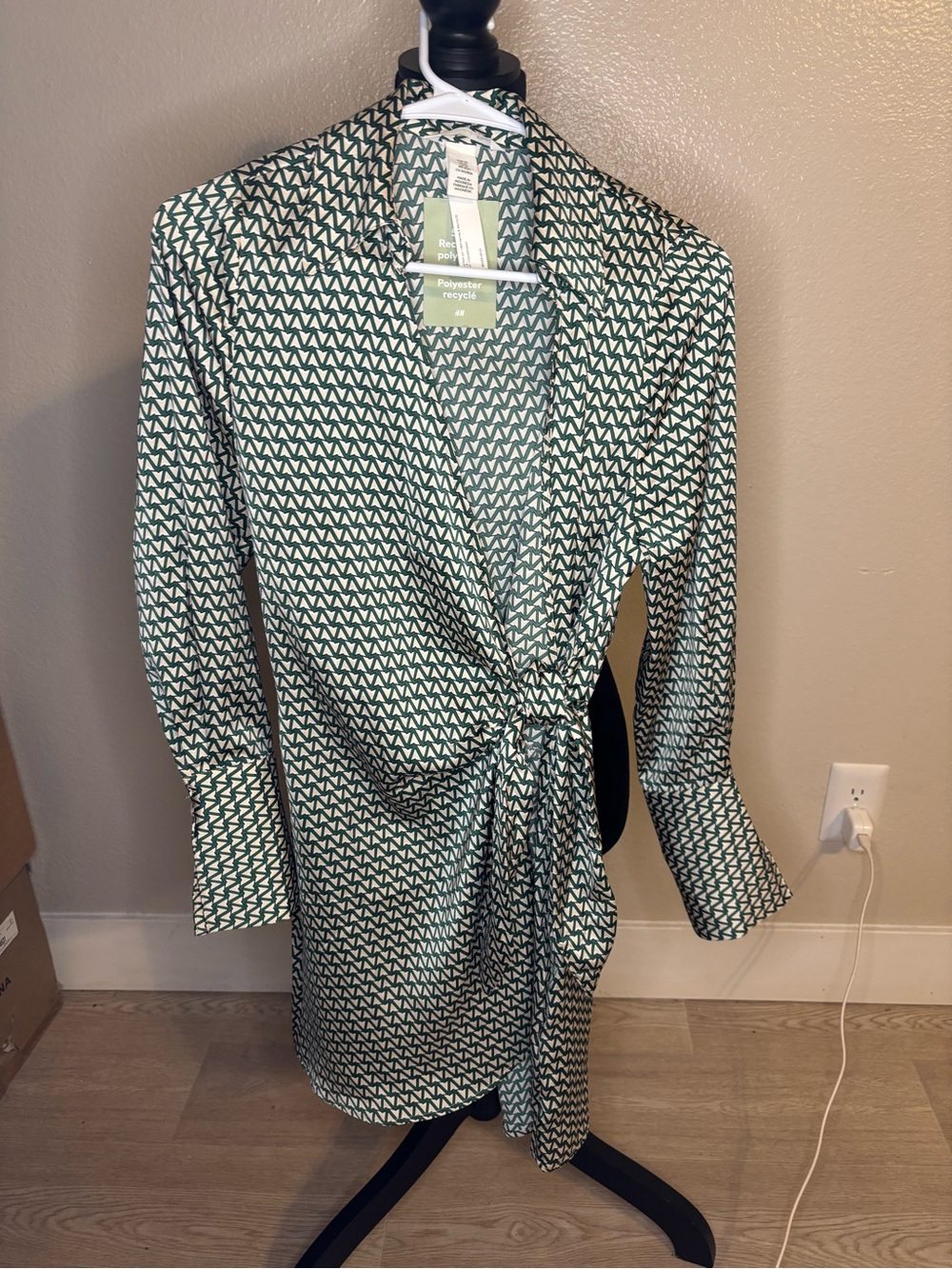 H&M Women's Green Geometric Wrap Dress NWT Size XS